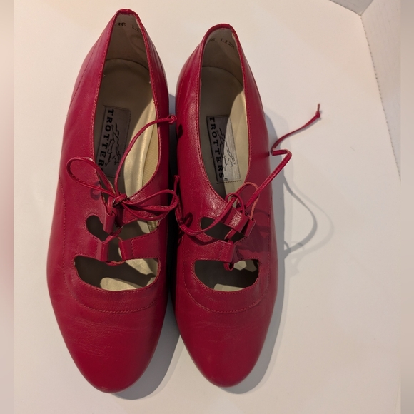 Trotters Red Ballet Style Red Leather Wedge Shoes Sz. 8WW - Picture 13 of 14